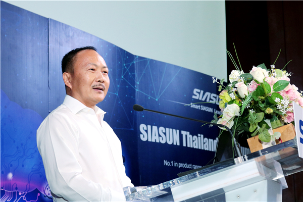 （图）泰国SUN robotics公司CEO张泽成发表精彩演讲.jpg