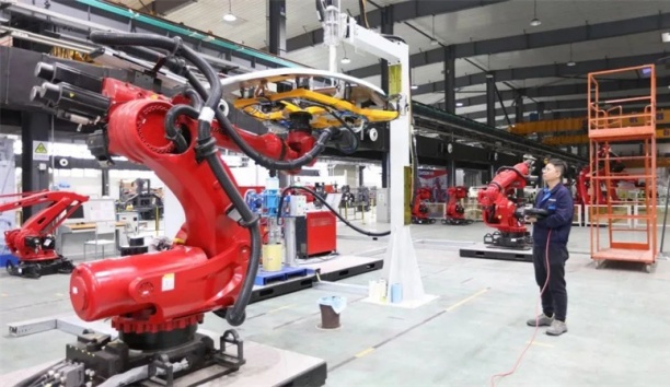 工人日报 | 不进大厂进工厂，这位博士工匠让机器人生产机器人
