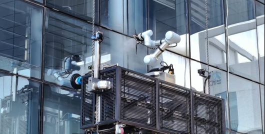 告别“蜘蛛人”：新松多可智能清洁机器人开启高空外墙清洁新纪元