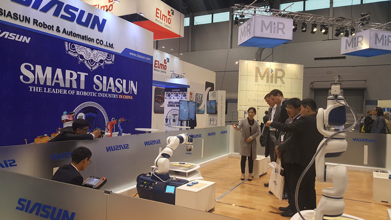 中国科技网：新松机器人亮相2017美国自动化及机器人展览会